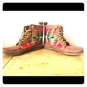 Samosa Brown Pendleton Wool SW lace up boots.